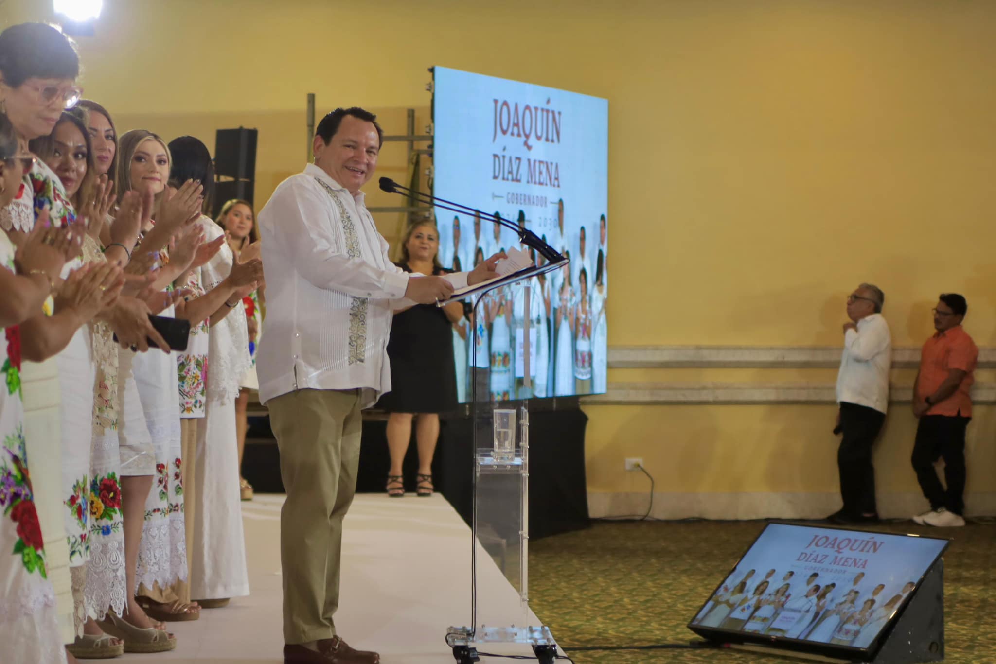 'Huacho' Díaz Mena alista ceremonia de Compromiso Constitucional ante el Congreso de Yucatán