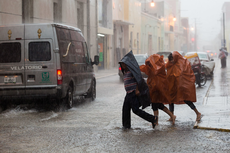 Suspenden clases en 50 municipios de Yucatán, incluyendo Mérida y la costa, ante el paso del huracán 'Milton'