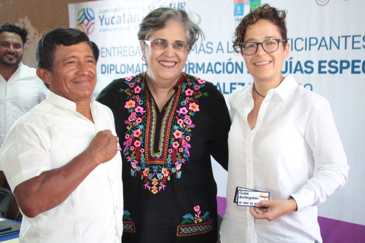 Michelle Fridman entrega 32 nuevas constancias de guías certificados en Sisal