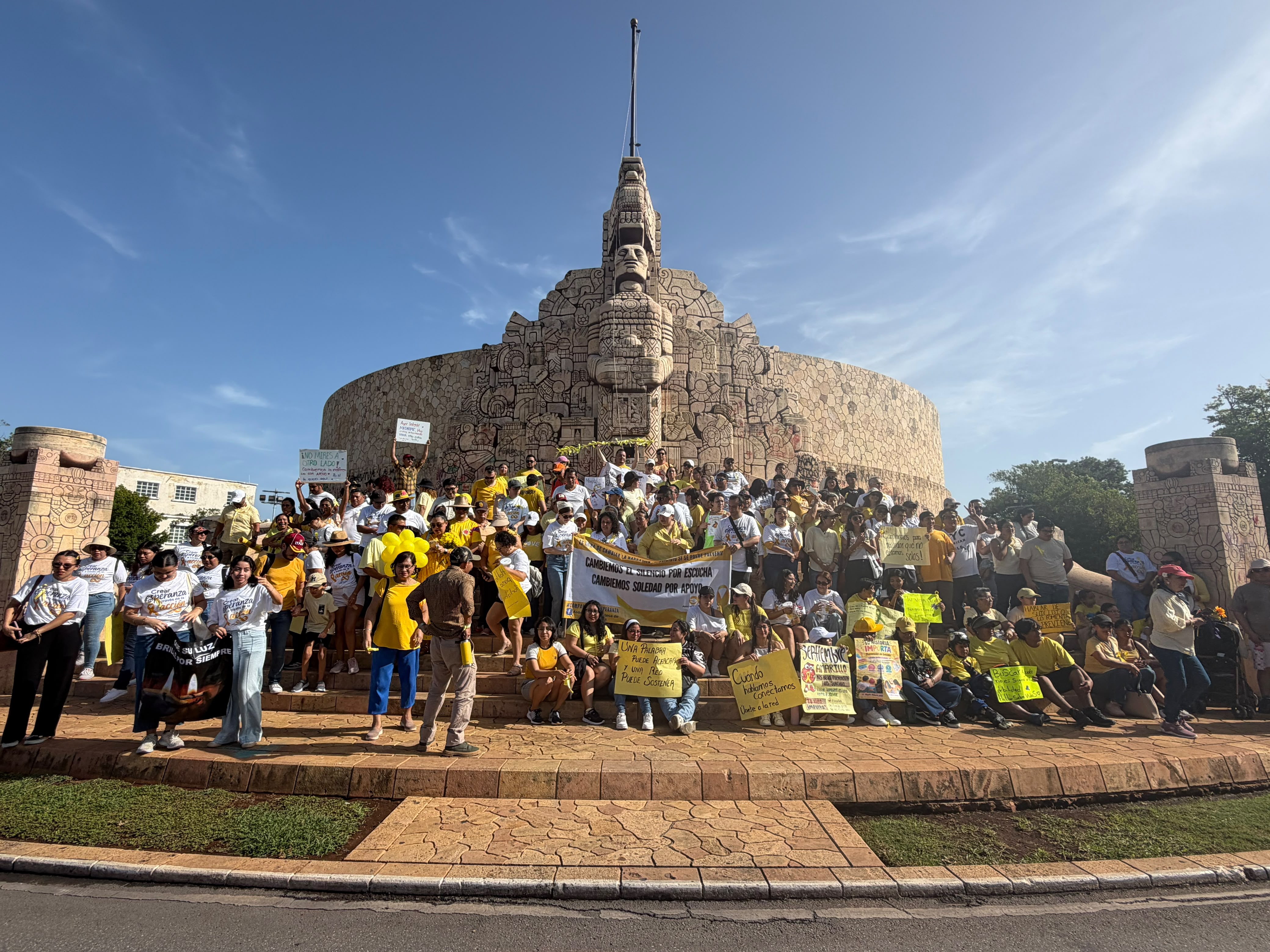 Pintan Mérida de amarillo para promover la prevención del suicidio en Yucatán