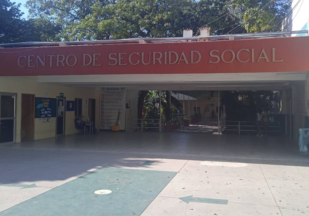 Sin luz ni insumos: trabajadores del IMSS Carmen denuncian condiciones inhumanas
