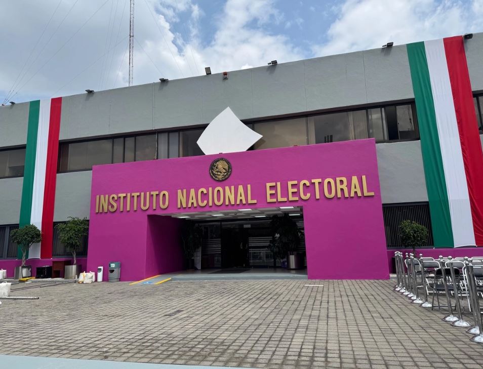 INE lanza aplicación para que se inscriban mexicanos que deseen votar desde el exterior