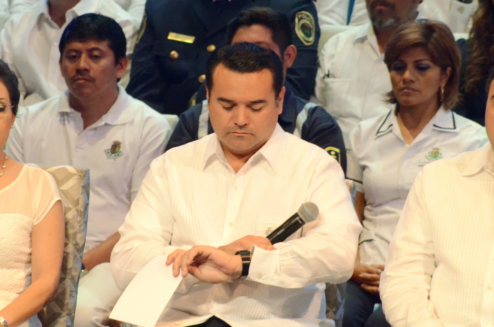  Deja un gobierno con 