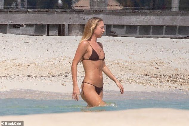 Kate Moss deslumbra en Tulum junto a su hija Lila Moss