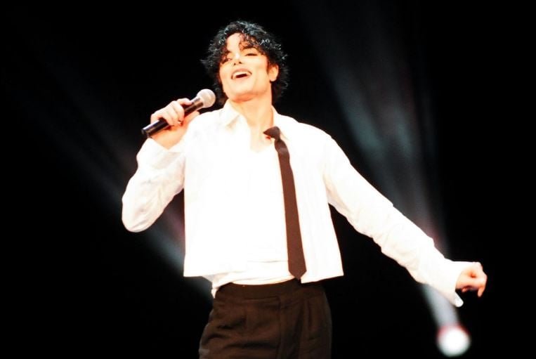 En nueva demanda, Michael Jackson es acusado de ser un ''depredador infantil en serie''