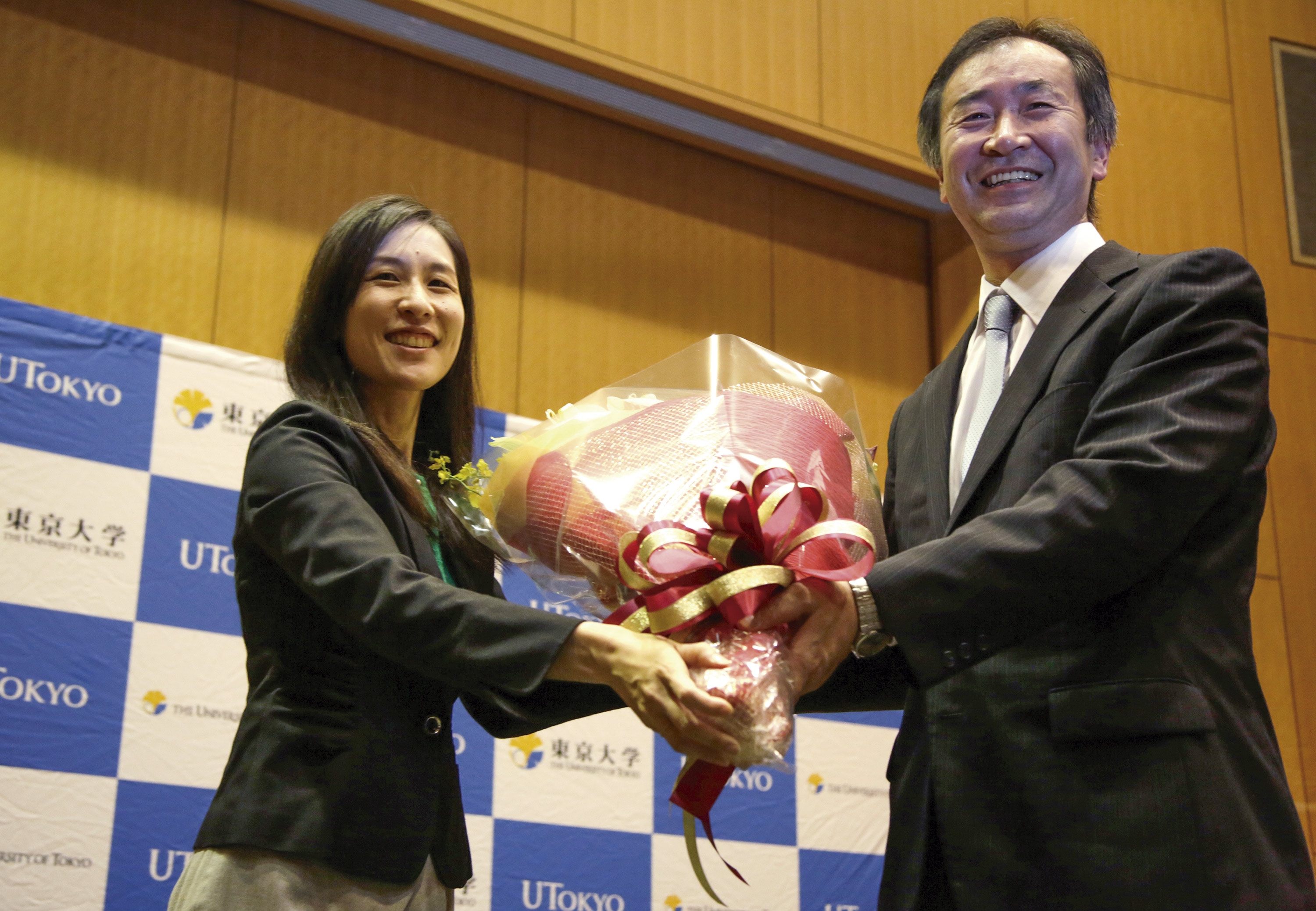 Alfredo Aranda teoriza sobre neutrinos