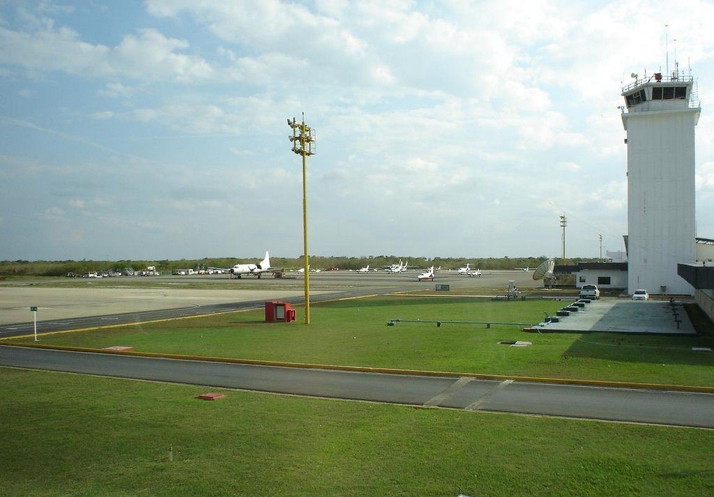 Descarta Fonatur proyecto de nuevo aeropuerto en Mérida