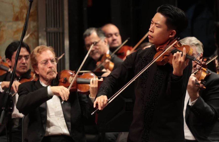 OSY en CDMX: Kerson Leong deslumbra en Bellas Artes con una interpretación histórica de Paganini