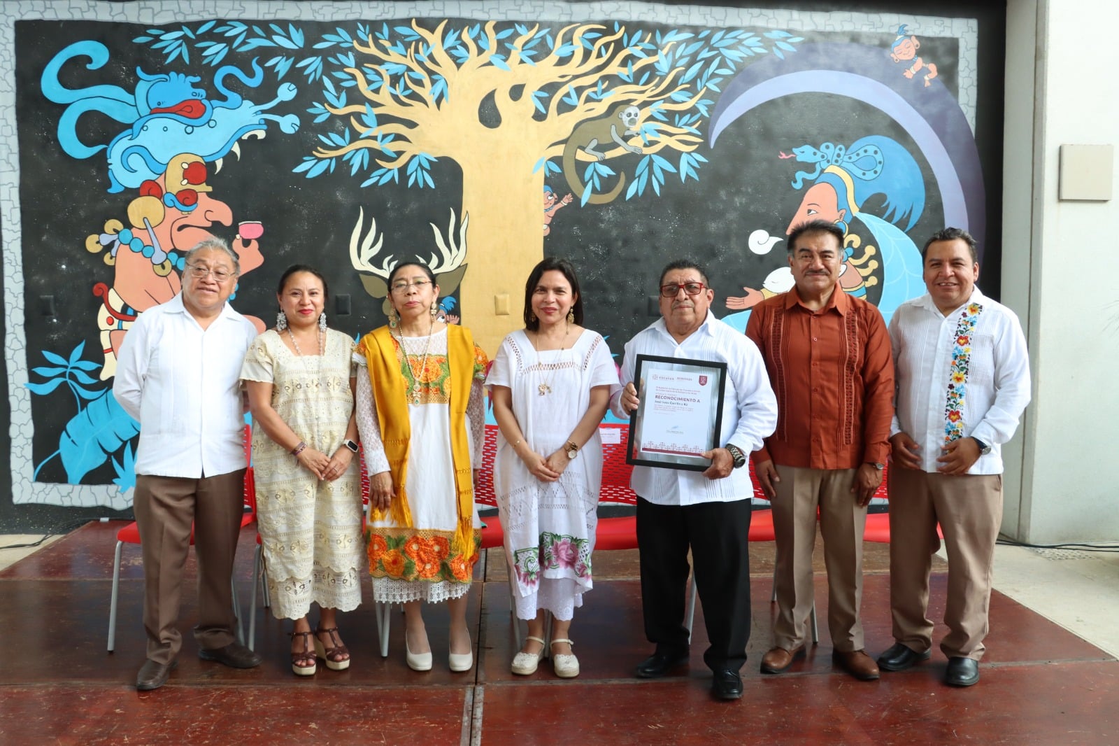 Sedeculta entrega por primera vez el Premio de Poesía en Lengua Maya ''Isaac Carrillo Can''