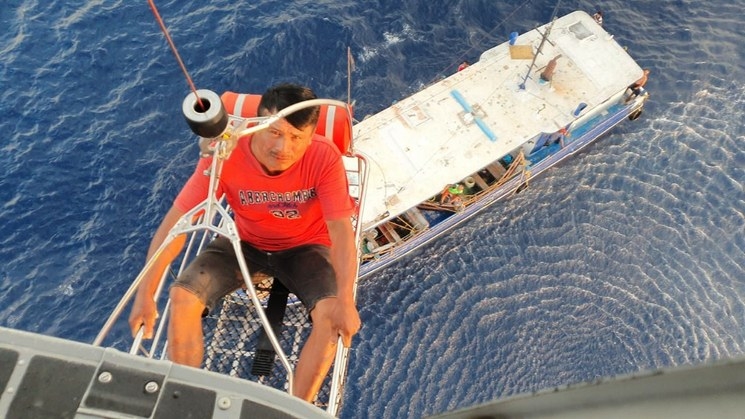 Auxilia Semar a pescador por crisis hipertensiva