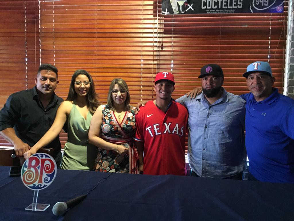 Romero, honrado y motivado por firmar con los Vigilantes