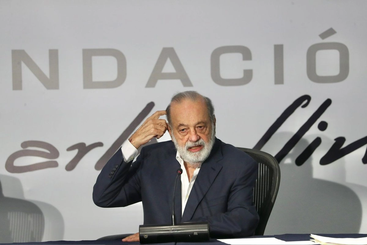 Carlos Slim acusa que Telmex sigue sin permiso para televisión de paga, luego de 25 años
