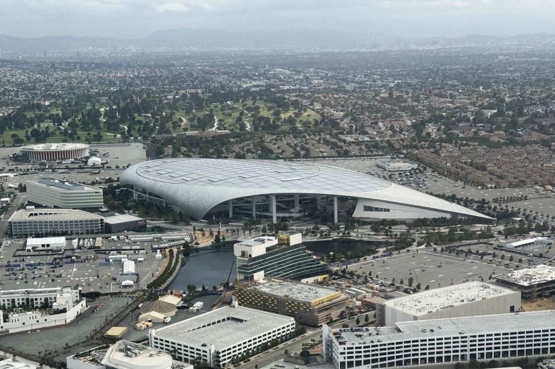 Trabajadores del SoFi Stadium en Los Ángeles aprueban huelga previo al Mundial