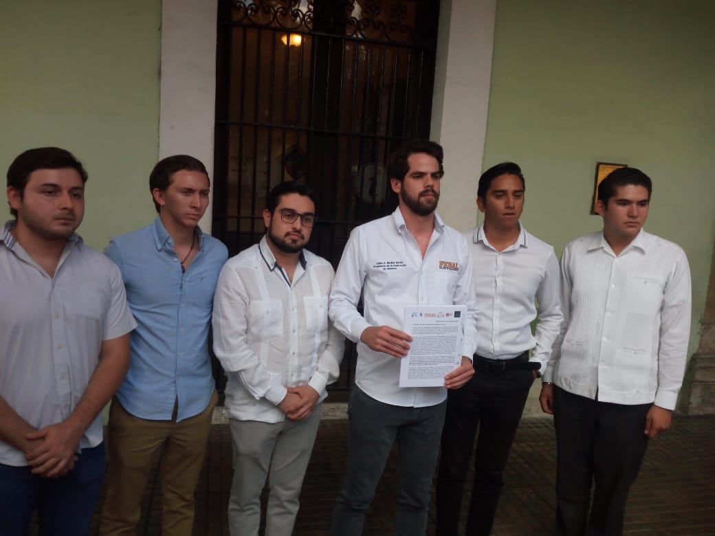 Universitarios de privadas en Mérida piden adelantar suspensión de clases