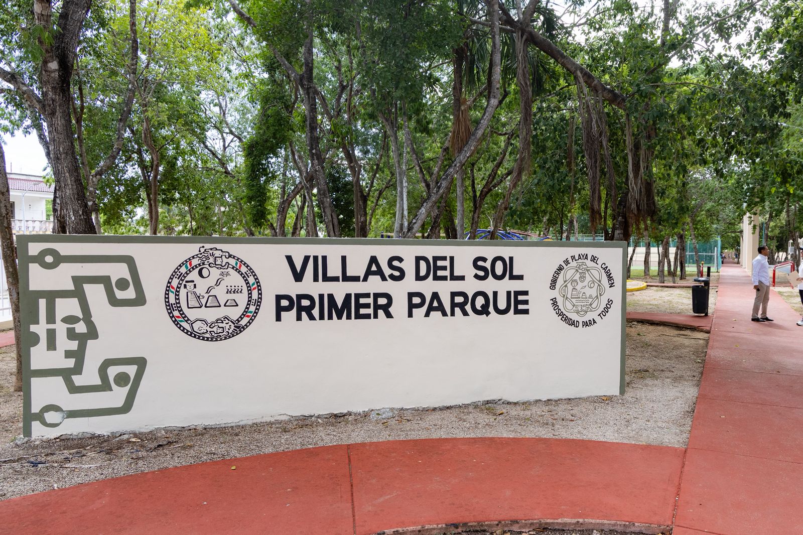 Modernizan el primer parque de Villas del Sol, en Playa del Carmen