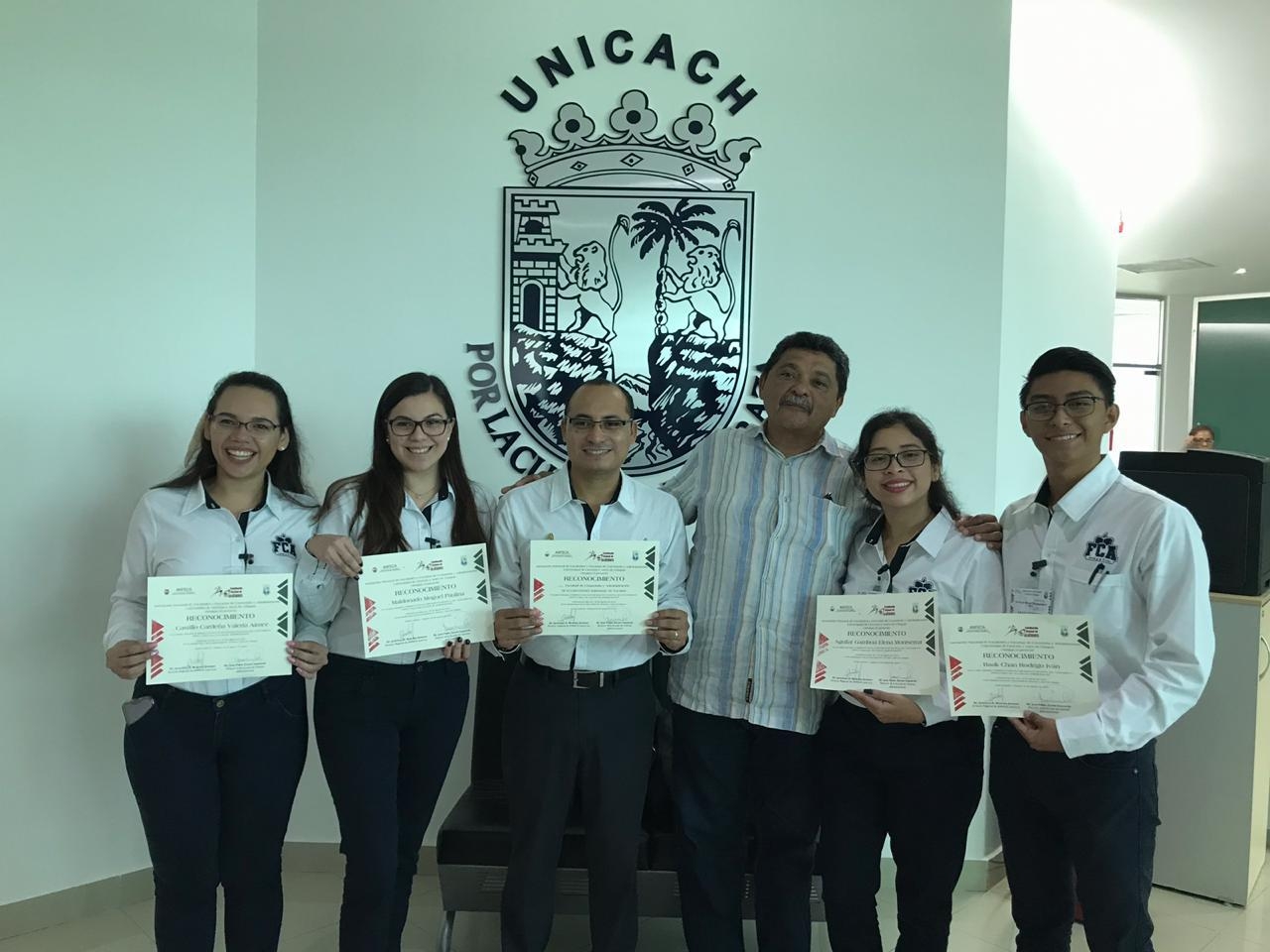 Alumnos UADY triunfan en concurso regional de conocimientos