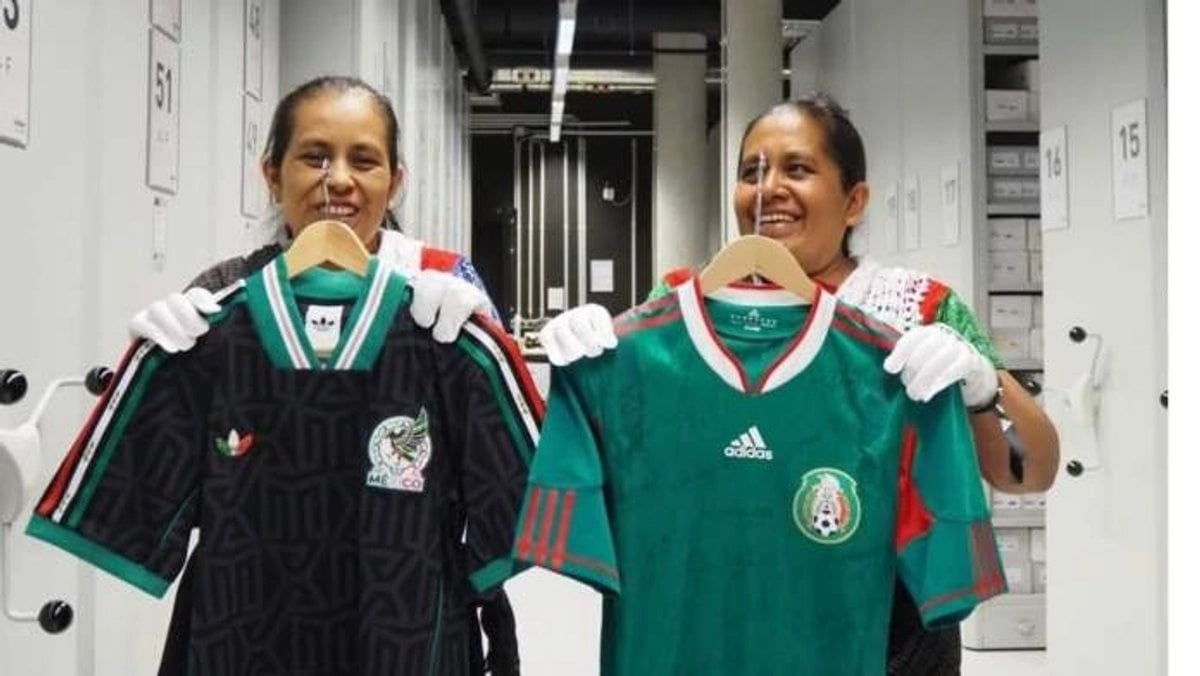 Adidas enfrenta críticas por pago a artesanas de Puebla que bordaron camisetas de colección del Mundial
