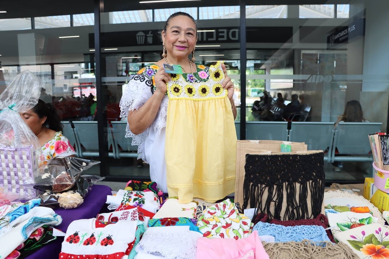 Emprendedoras de Yucatán y otros estados ofrecen sus productos en el ADO Mérida
