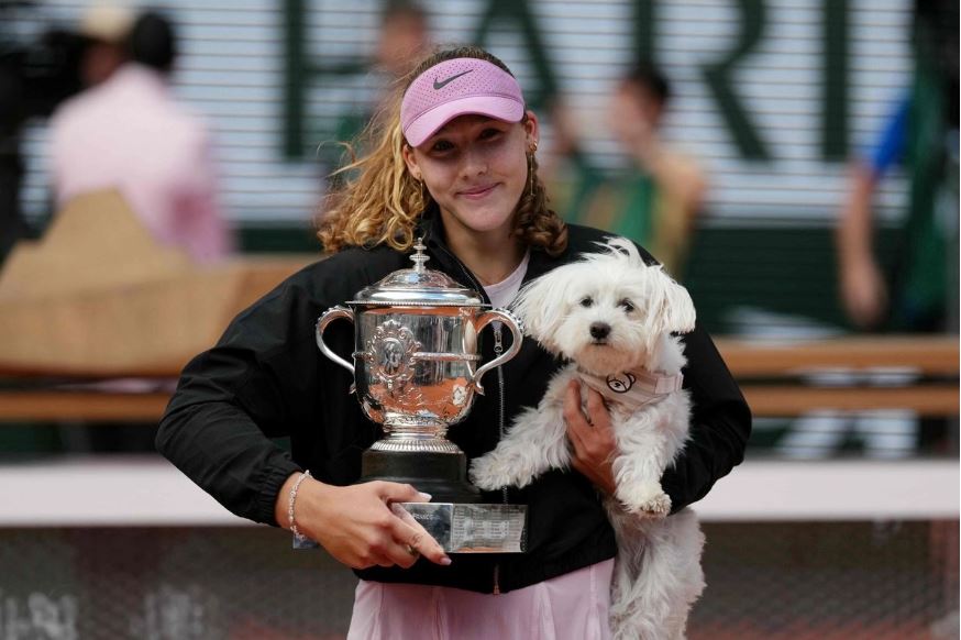 Mirra Andreeva se coronó en Roland Garros; con 19 años, es la jugadora más joven en ganar el torneo desde 1990
