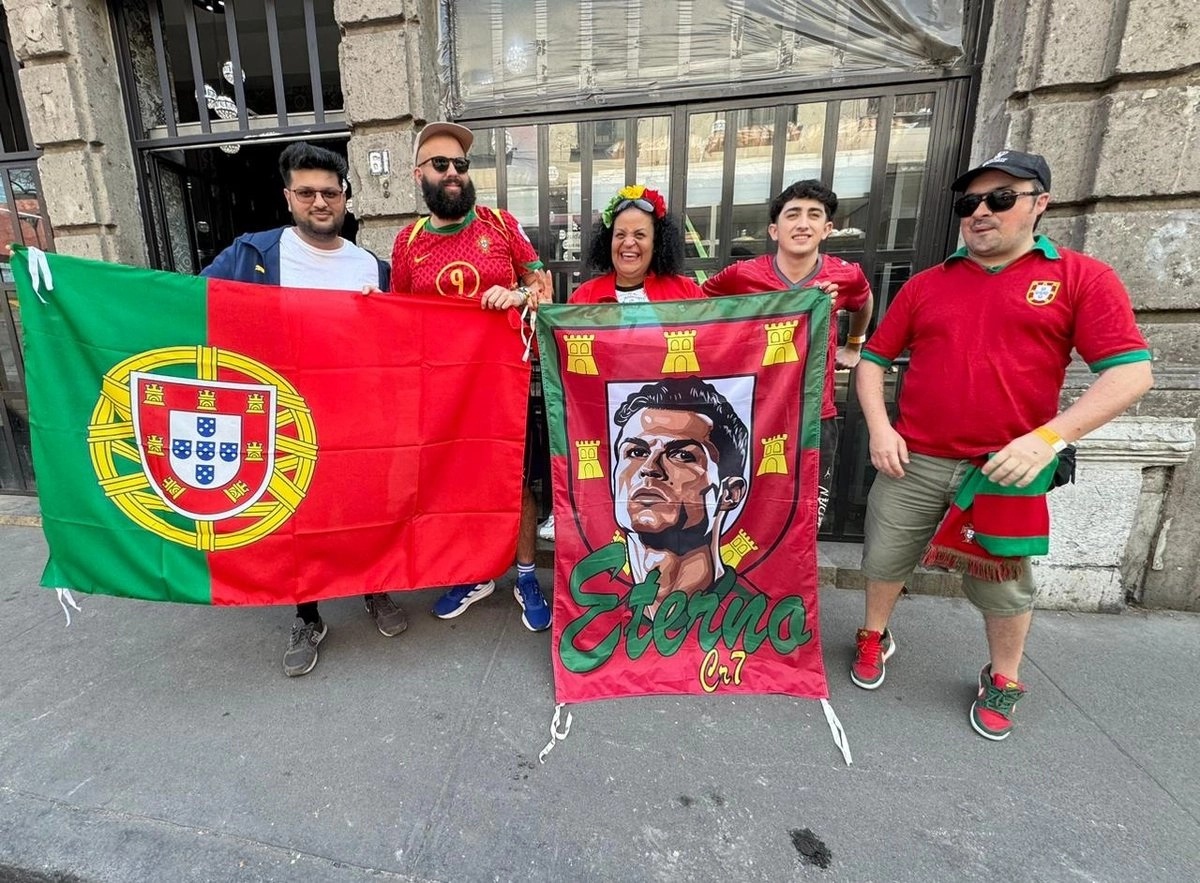 Afición portuguesa pasea por el Centro Histórico previo a juego contra México