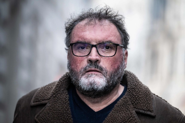 Condenan a cadena perpetua a anestesista francés por envenenar a 30 pacientes