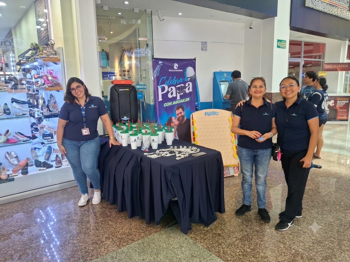 Aguakan festeja a 400 papás en Cancún y Playa del Carmen