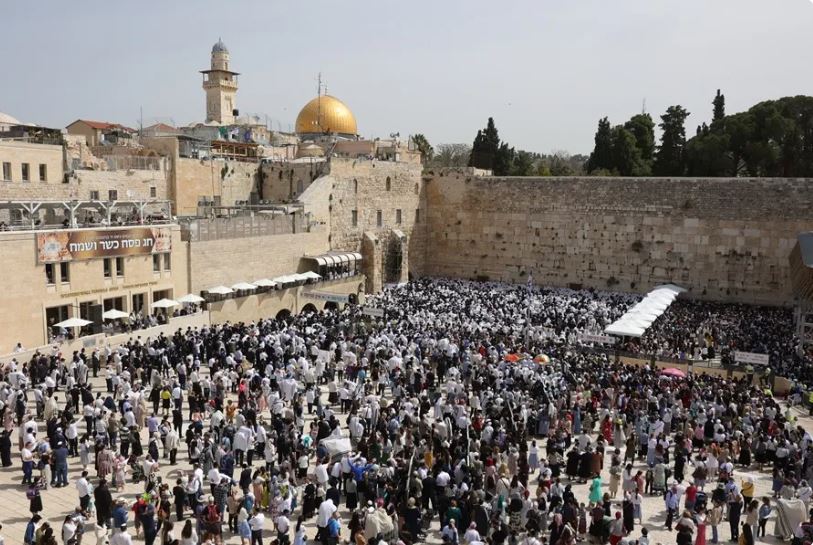 Israel reabre los lugares sagrados de Jerusalén tras 40 días clausurados por la guerra