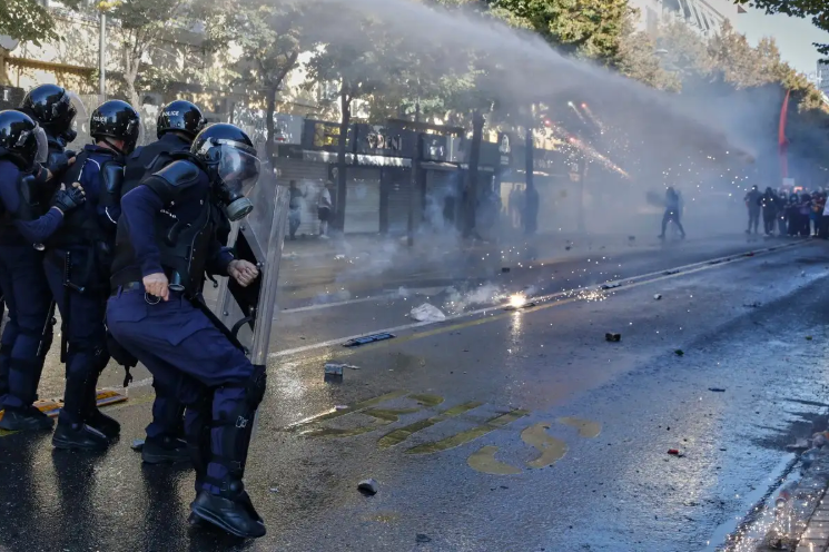 Albania: protestas masivas de estudiantes y profesores se recrudecen; Tirana cumple una semana de disturbios