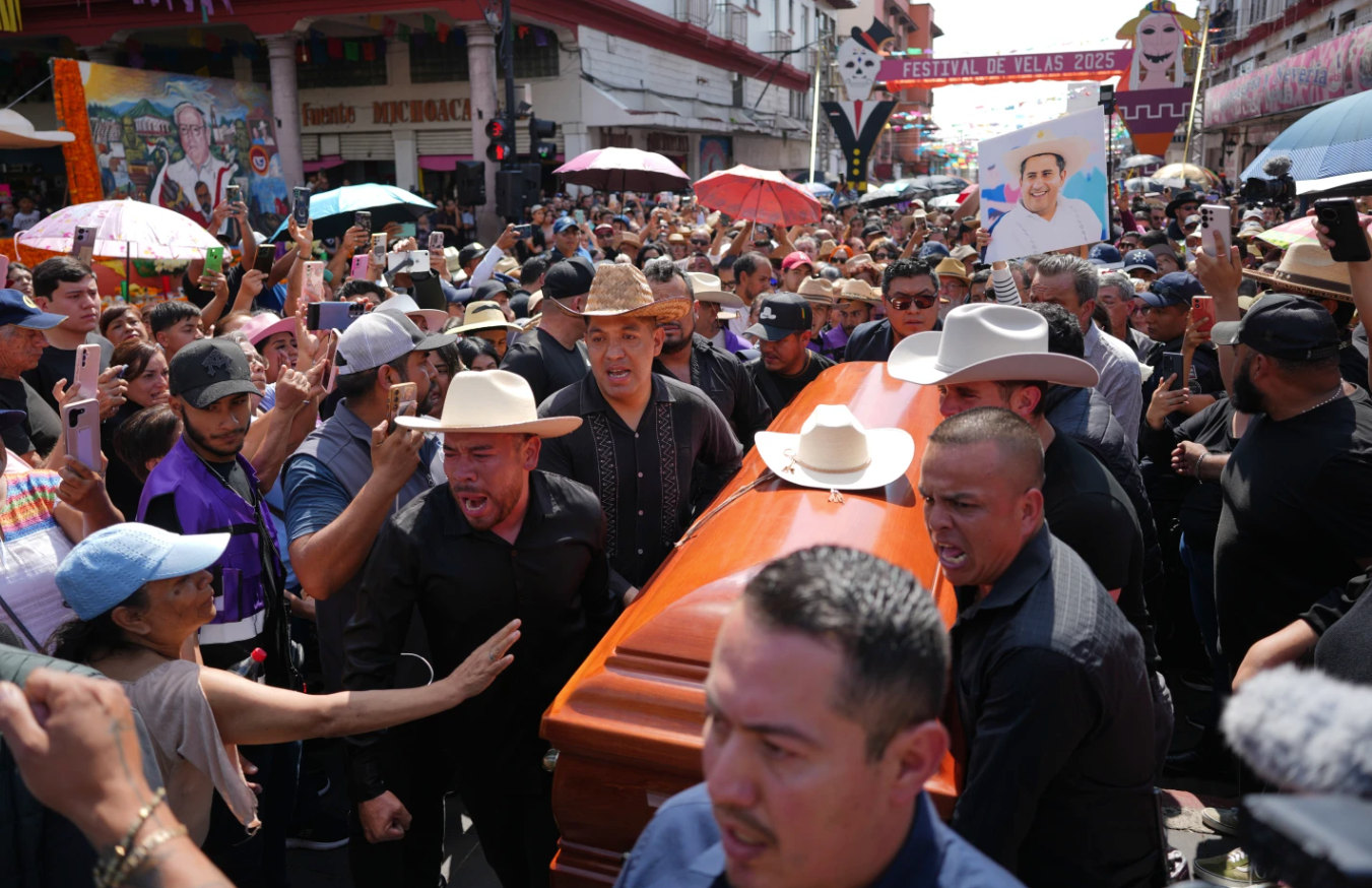 Grecia Quiroz, viuda de Carlos Manzo, podría ocupar presidencia municipal de Uruapan, Michoacán