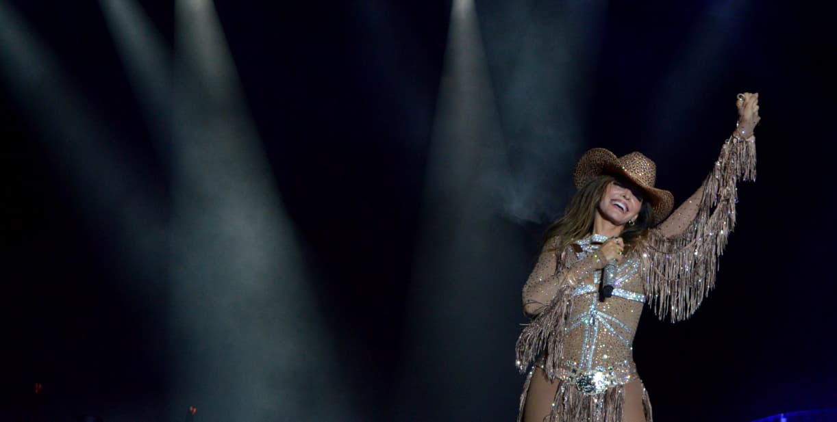 Ana Bárbara conquista el Centro de Espectáculos Montejo en la Feria Yucatán Xmatkuil 2025