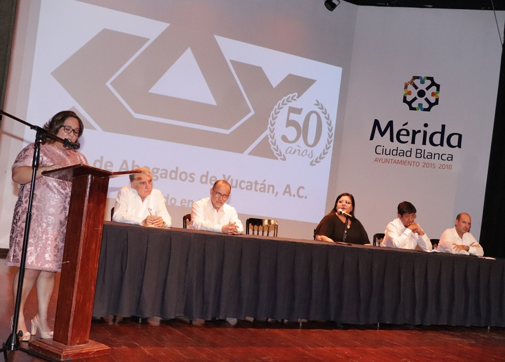 Celebran 50 aniversario del Colegio de Abogados de Yucatán
