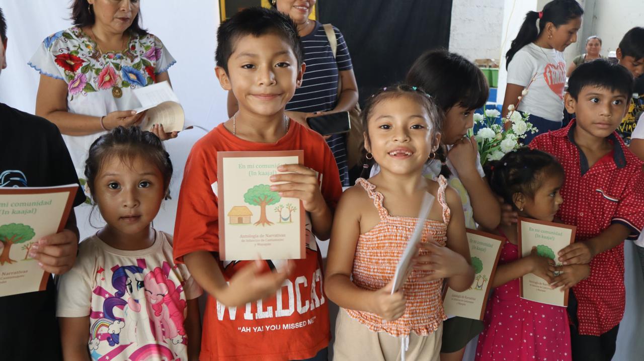 Presentan libro 'En mi comunidad', antología elaborada por niños de Cantamayec, Yucatán