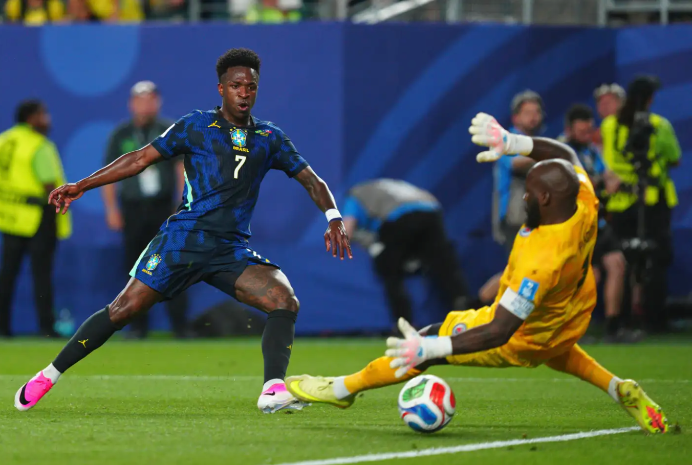 Vinícius Júnior vuelve a encarrilar a Brasil tras decepcionante debut en el Mundial: vence 3-0 a Haití