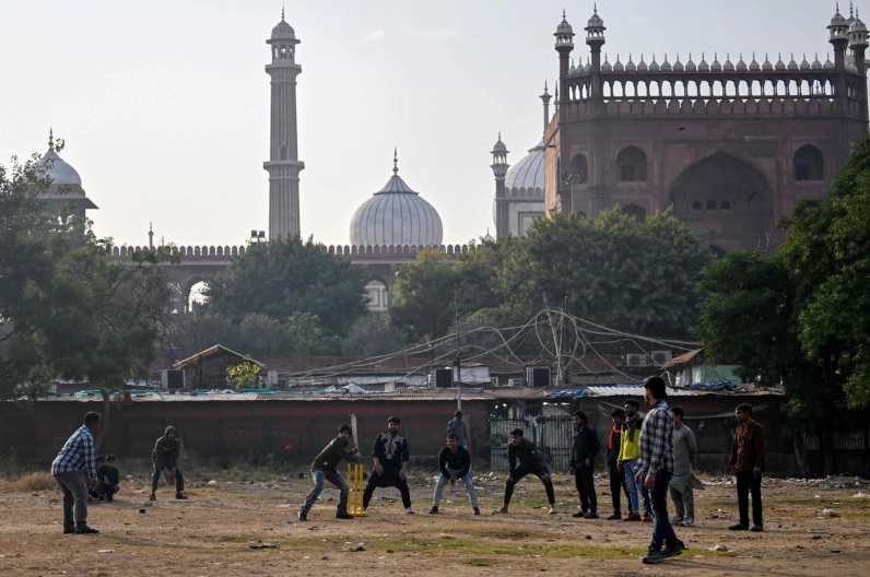 EU levanta aranceles de 25 por ciento a productos de India, aplicados por comprar crudo a Rusia