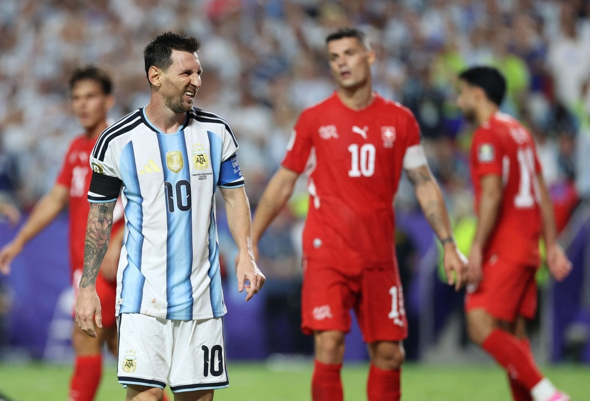 Argentina sufre para vencer en la prórroga 3-1 a Suiza; se medirá a Inglaterra en semifinales del Mundial