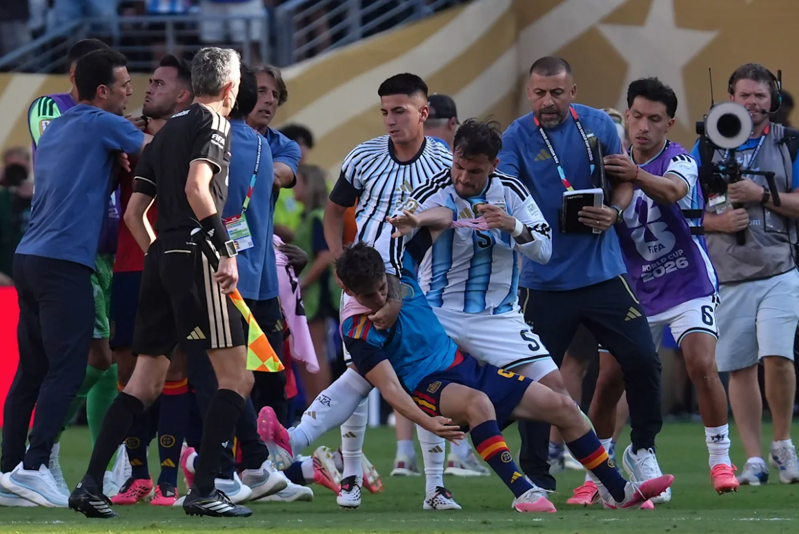 La FIFA investigará a Argentina tras los incidentes al final del partido