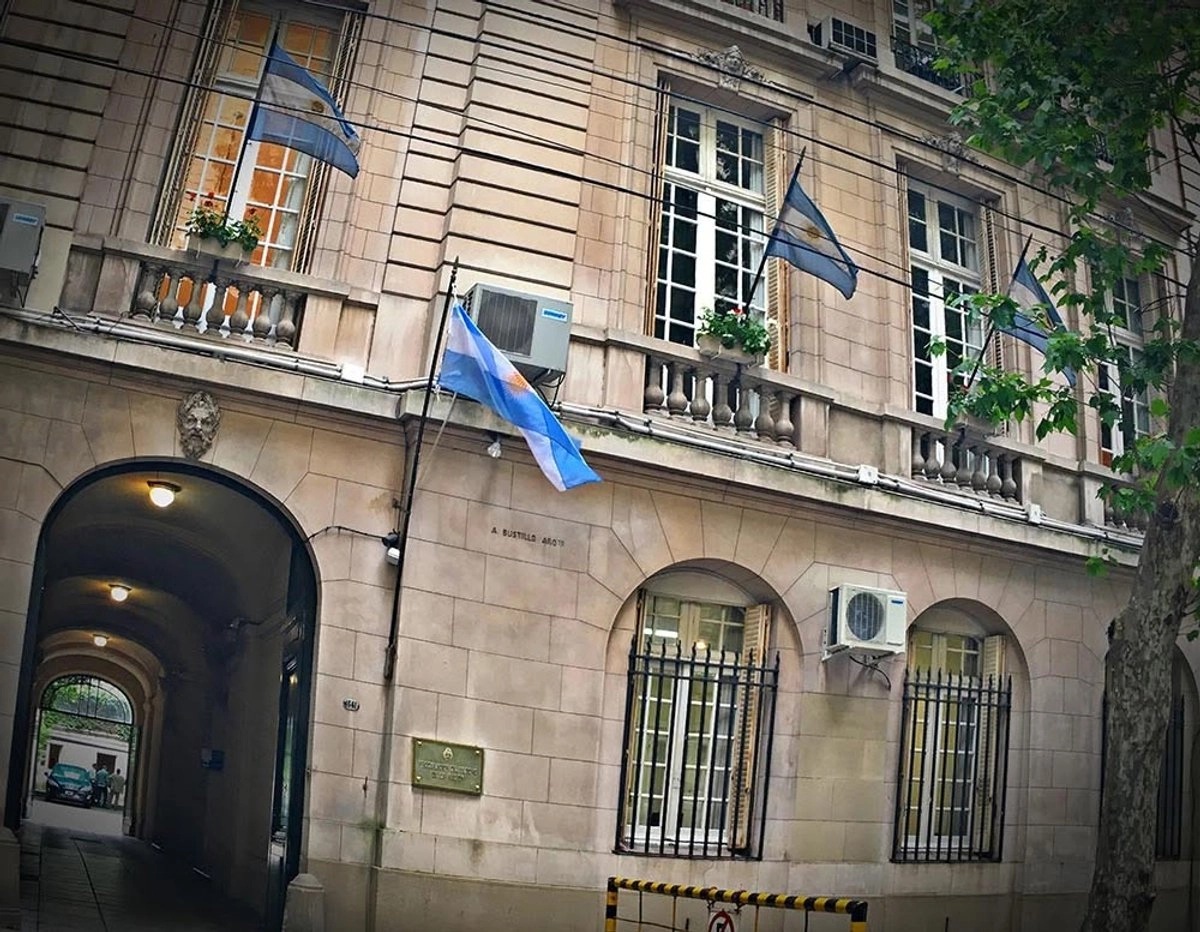Argentina ofrecerá ciudadanía a extranjeros que inviertan al menos 350 mil dólares
