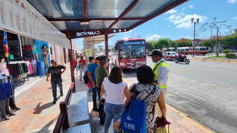 Campeche: Artec distribuye directamente tarjetas Ko’ox en paraderos de la ciudad