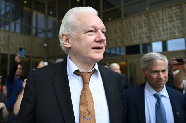 Assange, fundador de Wikileaks, denuncia uso del Nobel de la Paz como instrumento de guerra