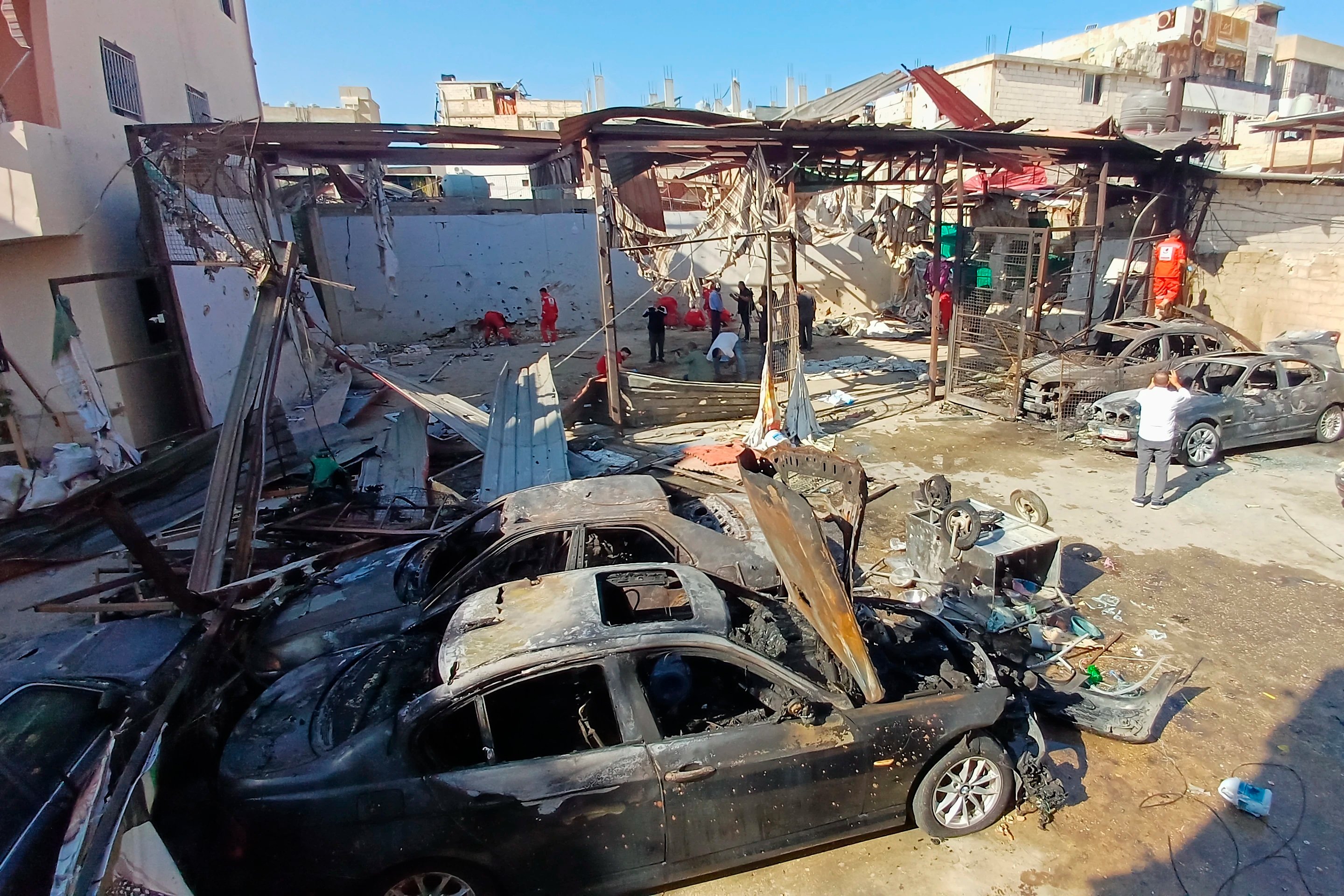 Israel lanza una oleada de bombardeos en toda Gaza y mata al menos a 20 personas