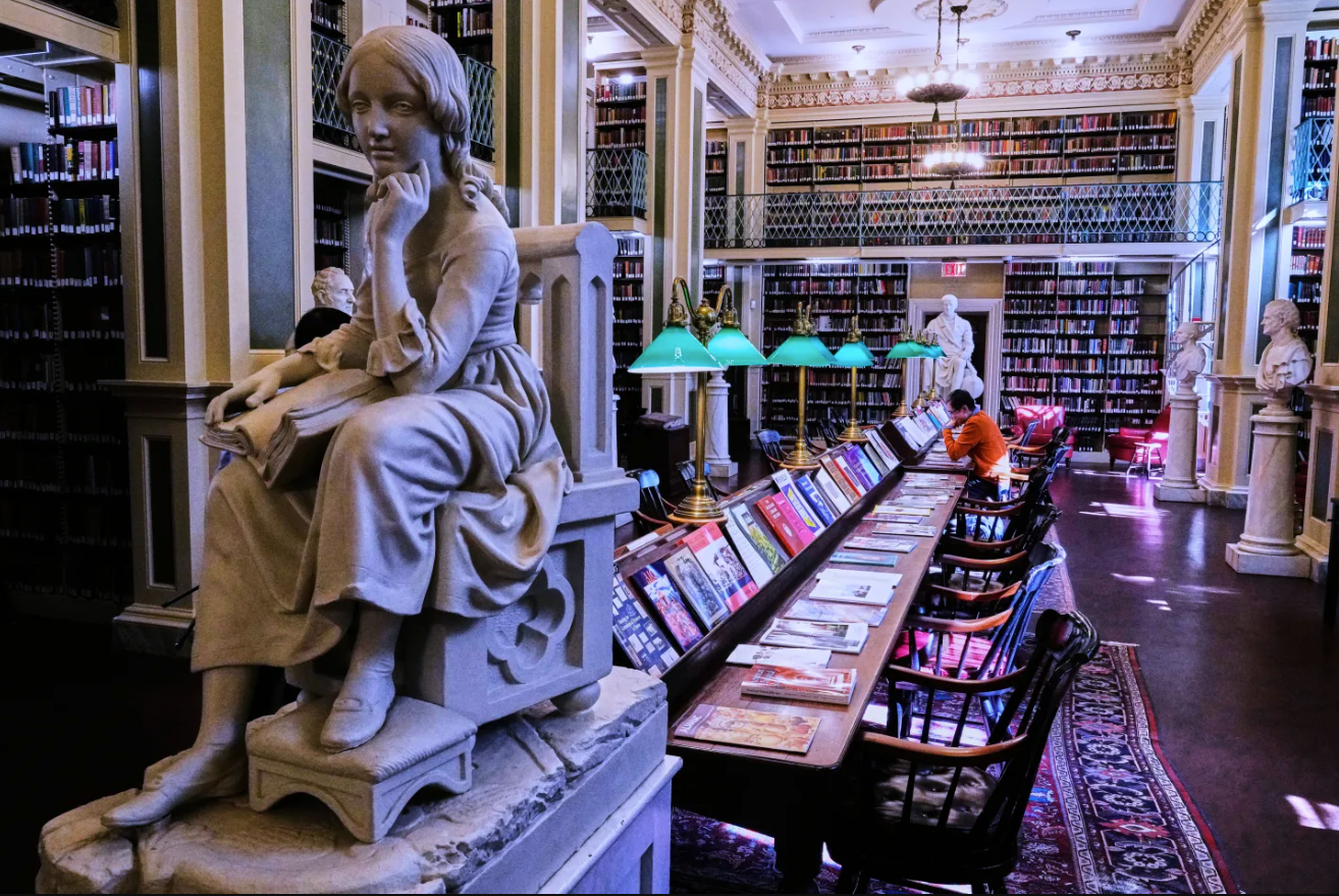Bibliotecas históricas brindan comodidad moderna a los amantes de los libros en Nueva Inglaterra