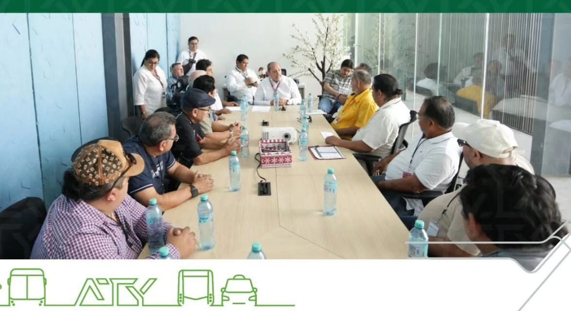 ATY atiende a taxistas que se manifestaron en el Cetram de La Plancha