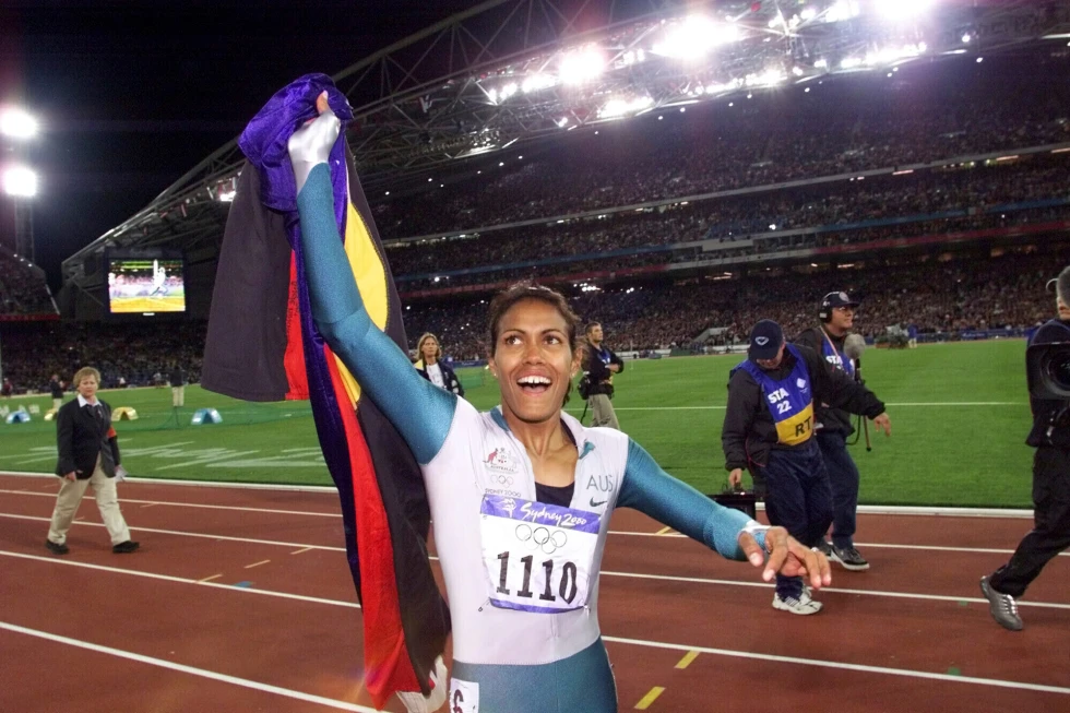 Cathy Freeman, campeona olímpica de 400 m y activista indígena, recibe el mayor honor de Australia