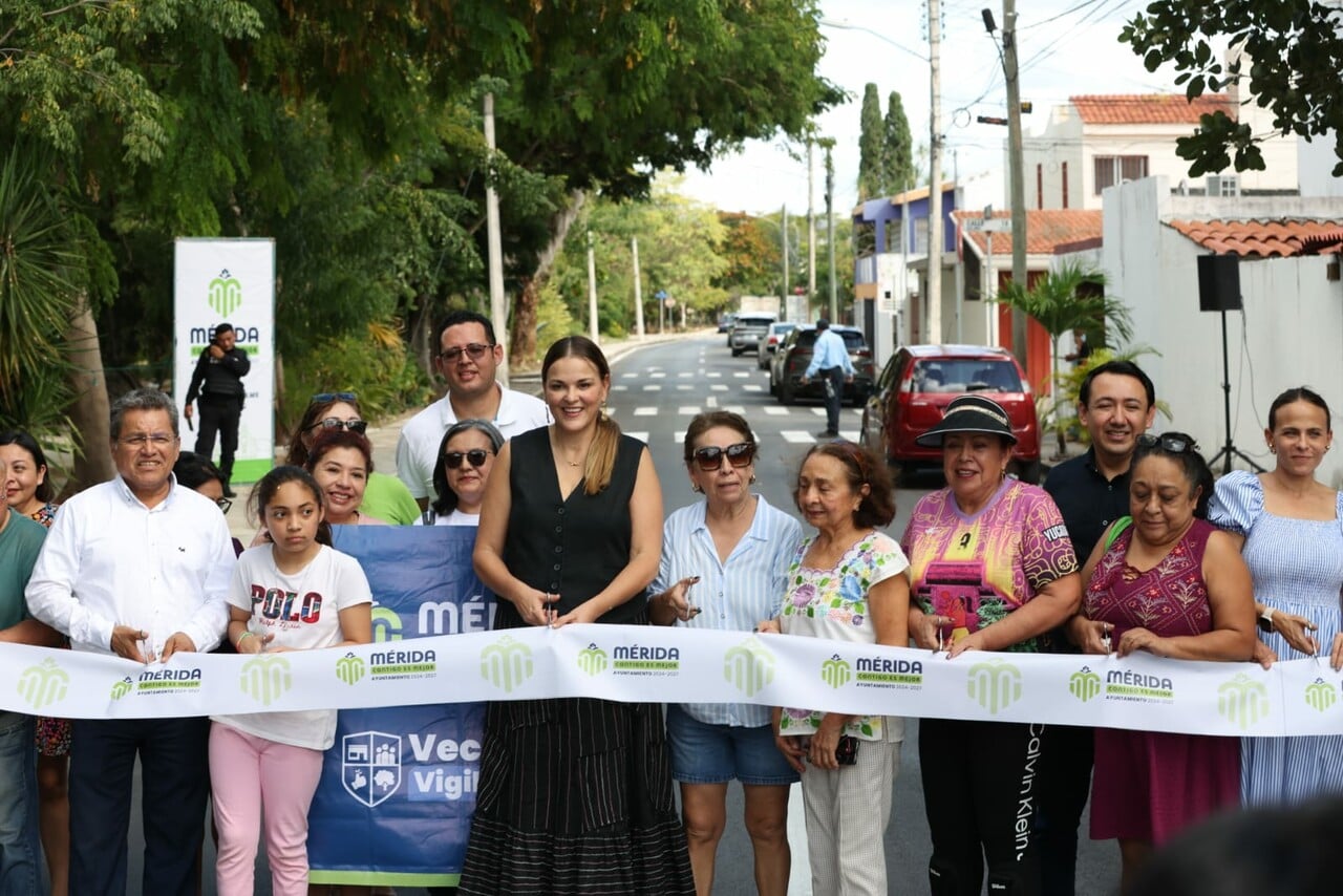 Cecilia Patrón entrega trabajos de repavimentación del fraccionamiento Brisas de Mérida