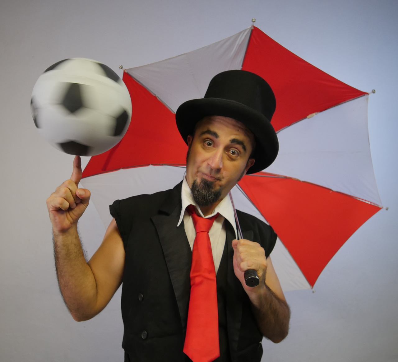 Cus Cus Cirkus se renueva para llevar risas y magia a los niños en Mérida