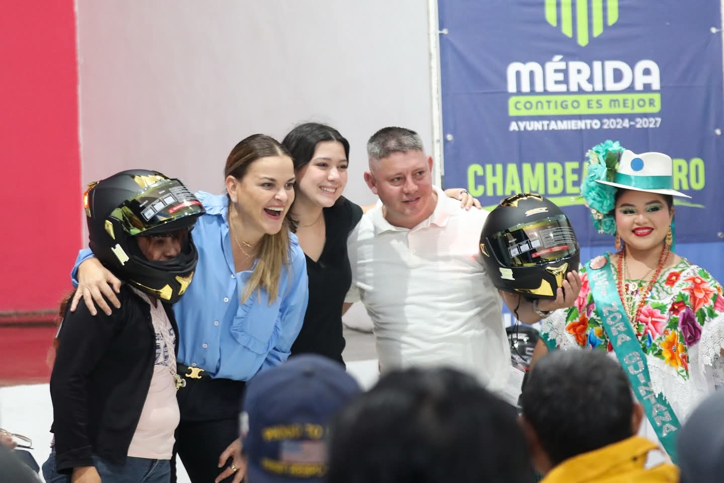 Programa ''Chambea Seguro'' entrega mil 216 cascos a trabajadores que utilizan motocicleta en Mérida