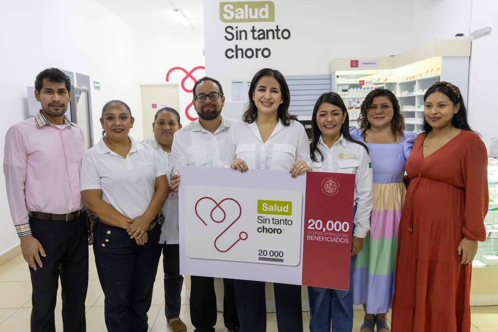 Entregan la credencial de afiliación número 20 mil del programa Salud Sin Tanto Choro, en Playa del Carmen