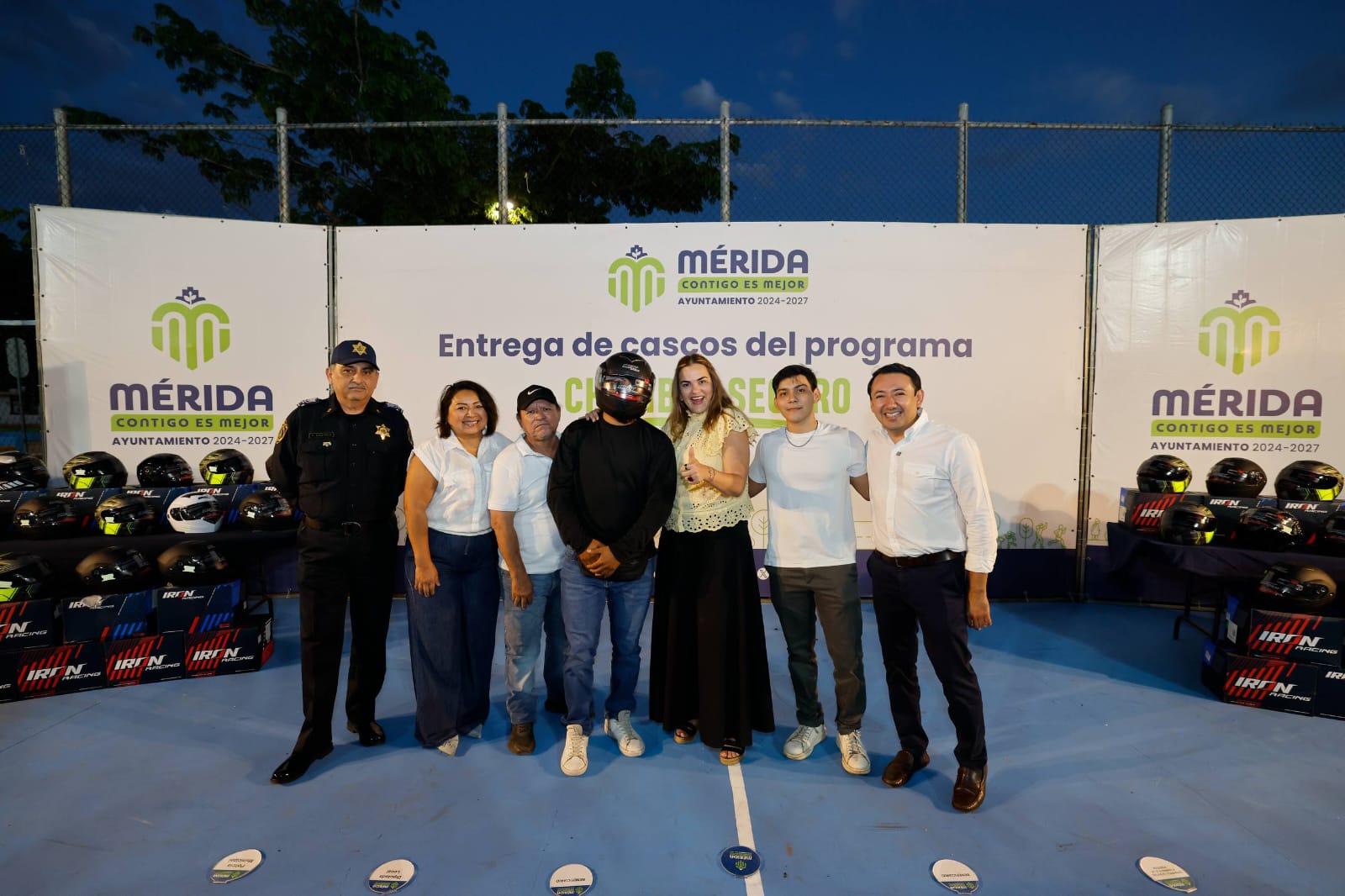 Ayuntamiento de Mérida beneficia a 185 motociclistas con entrega de equipo de seguridad