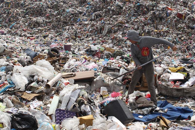 Red de basureros clandestinos asfixia a comunidades de Puebla