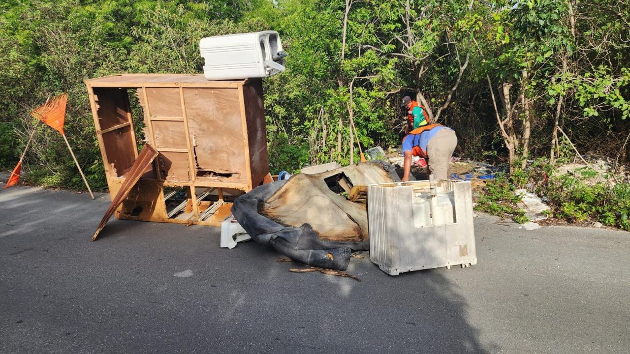 Atienden reportes de tiraderos clandestinos en Tulum 
